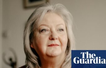 ‘Quando eu era criança, todo mundo usava’: mulher culpa talco da Johnson & Johnson pelo câncer | Johnson & Johnson