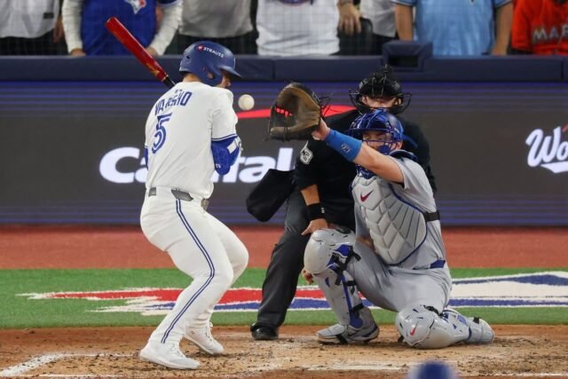 Dodgers-Blue-Jays-Umpire.jpg
