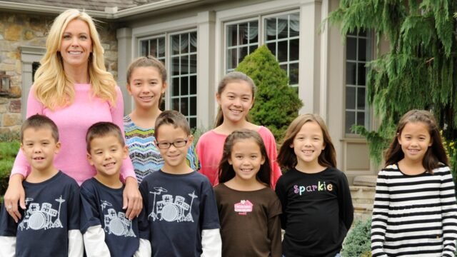 Kate-Gosselin-and-kids.jpg