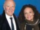 Diane von Fürstenberg comemora seu 50º aniversário com Barry Diller após sua saída do armário