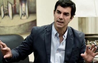 De um golpe político el tiro intransigente no caminhão de Juan Manuel Urtubey e caos.
