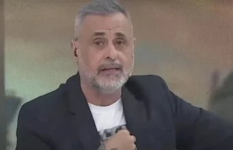 Jorge Rial foi com o top plugs show el intransigente