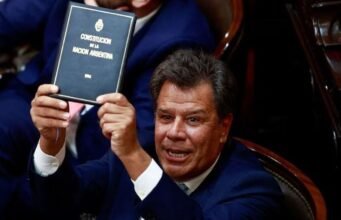 “Popululistas lutam por plataforma” Política el intransigente