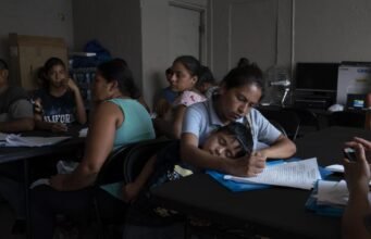 Requerentes de asilo enfrentam deportação por não pagarem novas taxas – antes de serem notificados