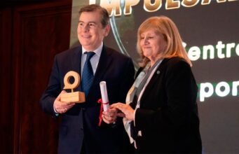 Zamora recebeu o prêmio 2025 pelo melhor julgamento do projeto promovido pelas províncias para a criação do Centro de Criação Nexo