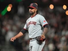 Agentes do FBI atacam para prender a estrela da MLB Emmanuel Clase no JFK em meio a uma tempestade de jogos de beisebol