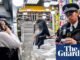‘O sucesso os desanima’: encontra a polícia na luta contra lojas ilegais de vapor e telefone | Londres