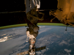 Astronautas da Estação Espacial Internacional se protegem da radiação enquanto tempestade solar desencadeia auroras em todo o mundo