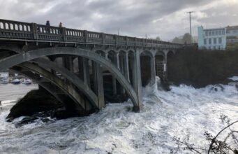 Veja quando ver King Tides na costa do Oregon para a temporada 2025-2026