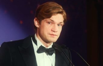 Por que Damian Hardung ficou ‘realmente feliz’ ao terminar as filmagens da segunda temporada de ‘Maxton Hall’ (exclusivo)