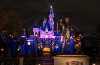 Datas, detalhes, tema e ingressos do evento “Disneyland After Dark”