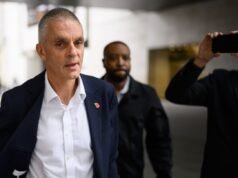 BBC pede desculpas a Trump por discurso manipulado, mas recusa compensação