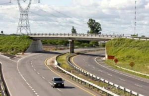 O governo estava a avançar com a privatização das estradas nacionais