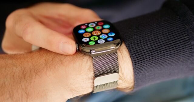 apple-watch-series-10-titanium-apps.jpg