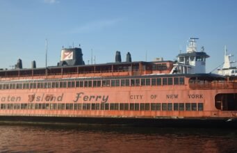 A balsa de Staten Island de Colin Jost e Pete Davidson não está mais à venda, patrocínio da Sports Nike