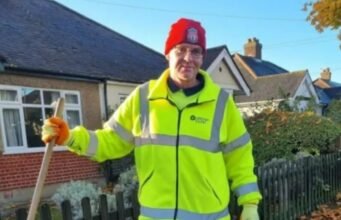 Imigrante de caminhão afegão, 22, ‘ataca o herói passeador de cães repetidamente na rua depois de atacar o menino, 14, e o proprietário’