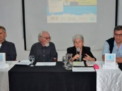 Eles apresentaram um livro que reflete as relações sociais