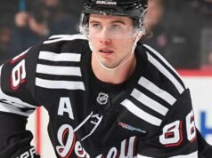 Jack Hughes retorna e marca na derrota do New Jersey Devils por 3-1
