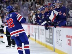 Will Zellers lidera os EUA sobre a Alemanha na estreia mundial de juniores