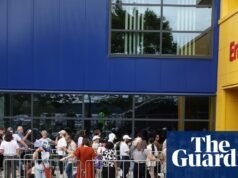 ‘Estou em êxtase!’: Cantos de almôndegas, mas sem frenesi enquanto a Nova Zelândia se reúne para a primeira loja Ikea | Nova Zelândia