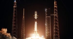 SpaceX Falcon 9 lança 29 satélites Starlink em órbita baixa da Terra a partir da Flórida