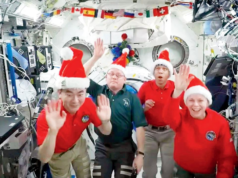 Astronautas da ISS enviam saudações de Natal a 400 km acima da Terra