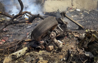 Pelo menos 5 pessoas morreram em queda de avião da Marinha Mexicana perto de Galveston, Texas