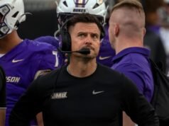 Quem é Bob Chesney? Conheça o treinador de futebol de James Madison