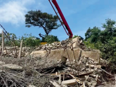 Uma pessoa de origem indiana estava entre as quatro pessoas mortas no desabamento de um templo na África do Sul