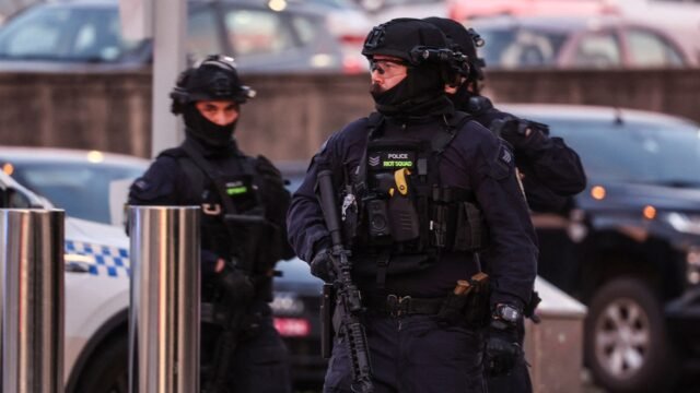 australian-police-bondi-beach-shooting.jpg