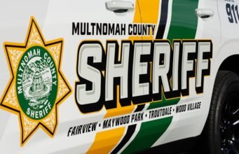 O suspeito foi preso após liderar o acidente em Troutdale