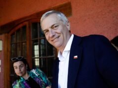 O conservador José Kast vence a presidência do Chile com 58% dos votos na plataforma de segurança