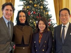 Katy Perry se junta a Justin Trudeau para um almoço com o ex-primeiro-ministro japonês