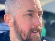 Policial morre tragicamente na A12 em acidente de terror após perder o controle da motocicleta e bater na barreira central