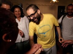 Ativista britânico-egípcio Alaa Abd El-Fattah retorna ao Reino Unido e se reencontra com a família após libertação da prisão | Notícias do Reino Unido