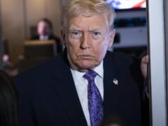 Trump avalia opções sobre ataques na Venezuela em meio a alarme do Congresso