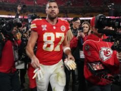 Travis Kelce sobe na lista de recebedores de todos os tempos da NFL enquanto avalia a saída