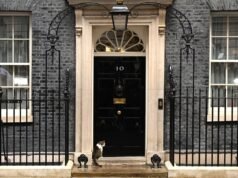 Hackers chineses infiltraram telefones ‘no coração de Downing Street’, dizem relatórios