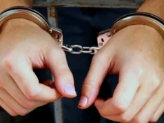 Duas pessoas foram presas sob suspeita de roubar e ferir à força um comerciante no Cairo.