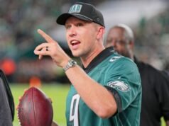 Nick Foles lembra aos fãs dos Broncos a história quando Jarrett Stidham começa contra os Patriots