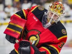 O goleiro do Senators, Linus Ullmark, retorna da licença como reserva