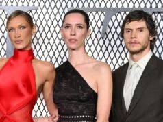 Evan Peters de The Beauty, Rebecca Hall na cena de Bella Hadid
