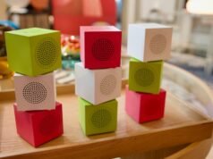 O alto-falante Kallsup de US $ 10 da Ikea é pequeno, colorido e muito barulhento