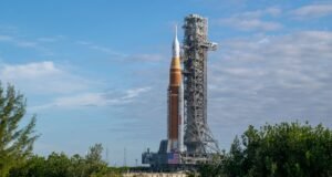 NASA lança plataforma de lançamento do foguete lunar Artemis 2, fotos de 19 de janeiro de 2025