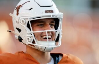 Os 10 melhores times do futebol universitário muito cedo para a temporada de 2026