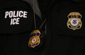 Dois republicanos votaram para desviar bilhões em financiamento do ICE para o Medicaid