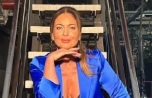 Kareena Mazzocco inicia suas férias com uma foto do show El Intransigent de Pinamar