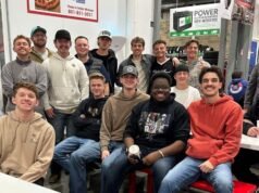 Na Costco, homens quebram o silêncio sobre saúde mental em clube social