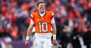 O quarterback do Broncos, Bo Nix, está ferido, o que o exclui do jogo pelo título da AFC