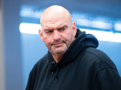 Fetterman se opõe aos esforços de paralisação enquanto os democratas tentam bloquear o projeto de financiamento do ICE